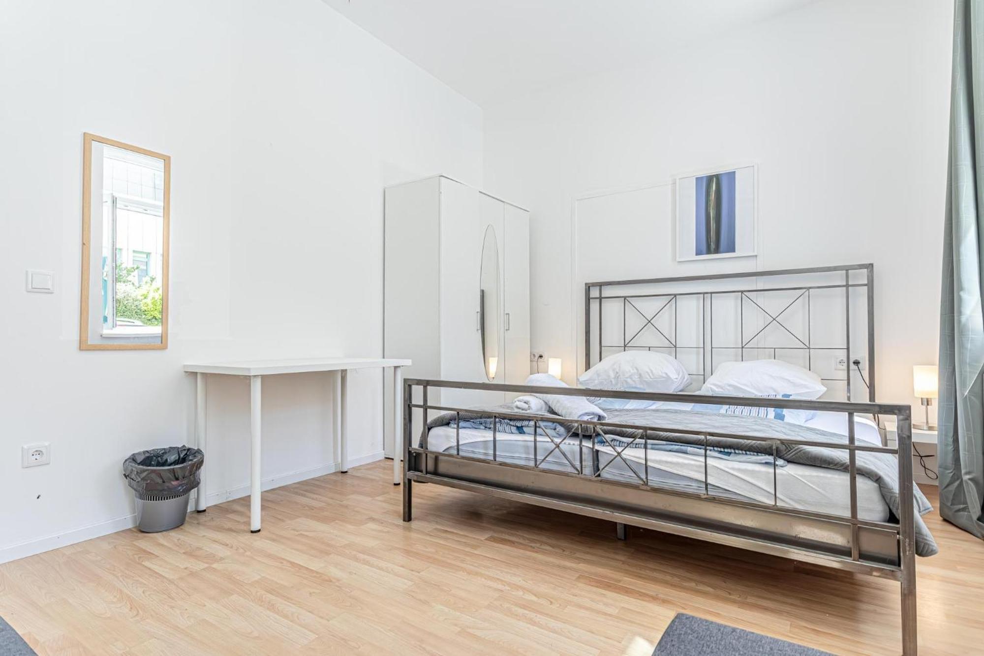 Lovely Shared 6br With Garden Near Danube & Millenium