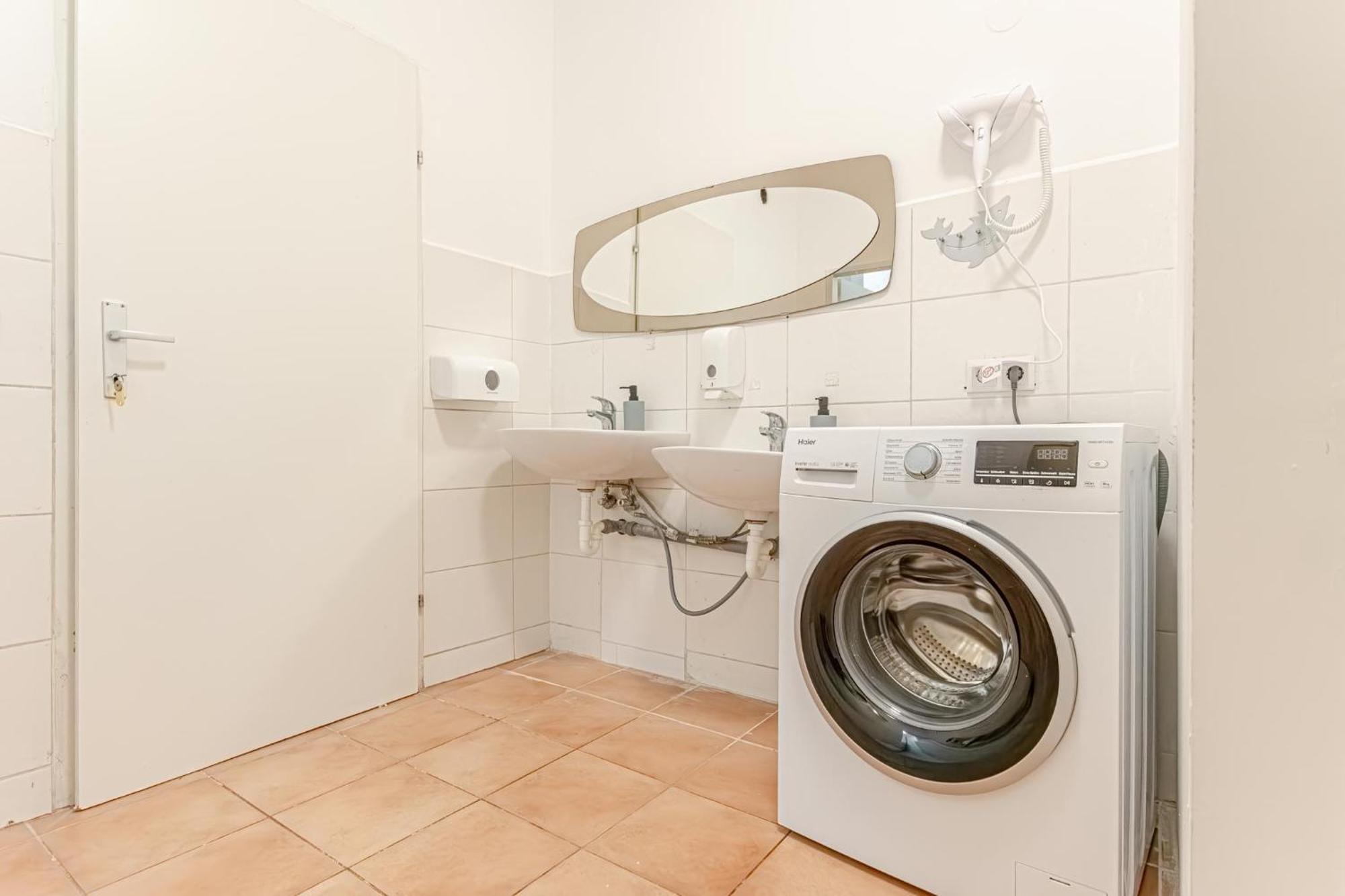 Lovely Shared 6br With Garden Near Danube & Millenium * Vienna