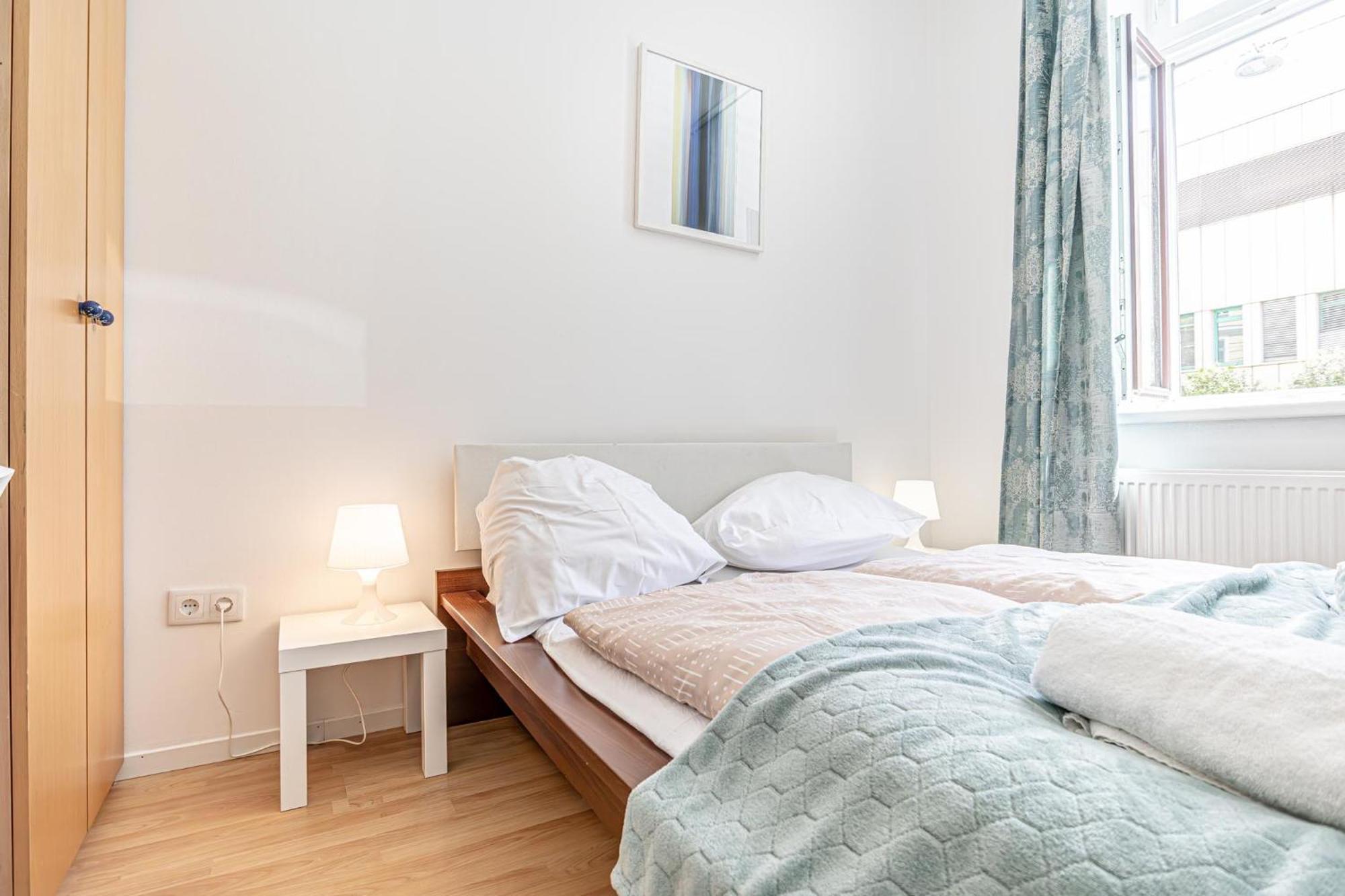 Lovely Shared 6br With Garden Near Danube & Millenium *