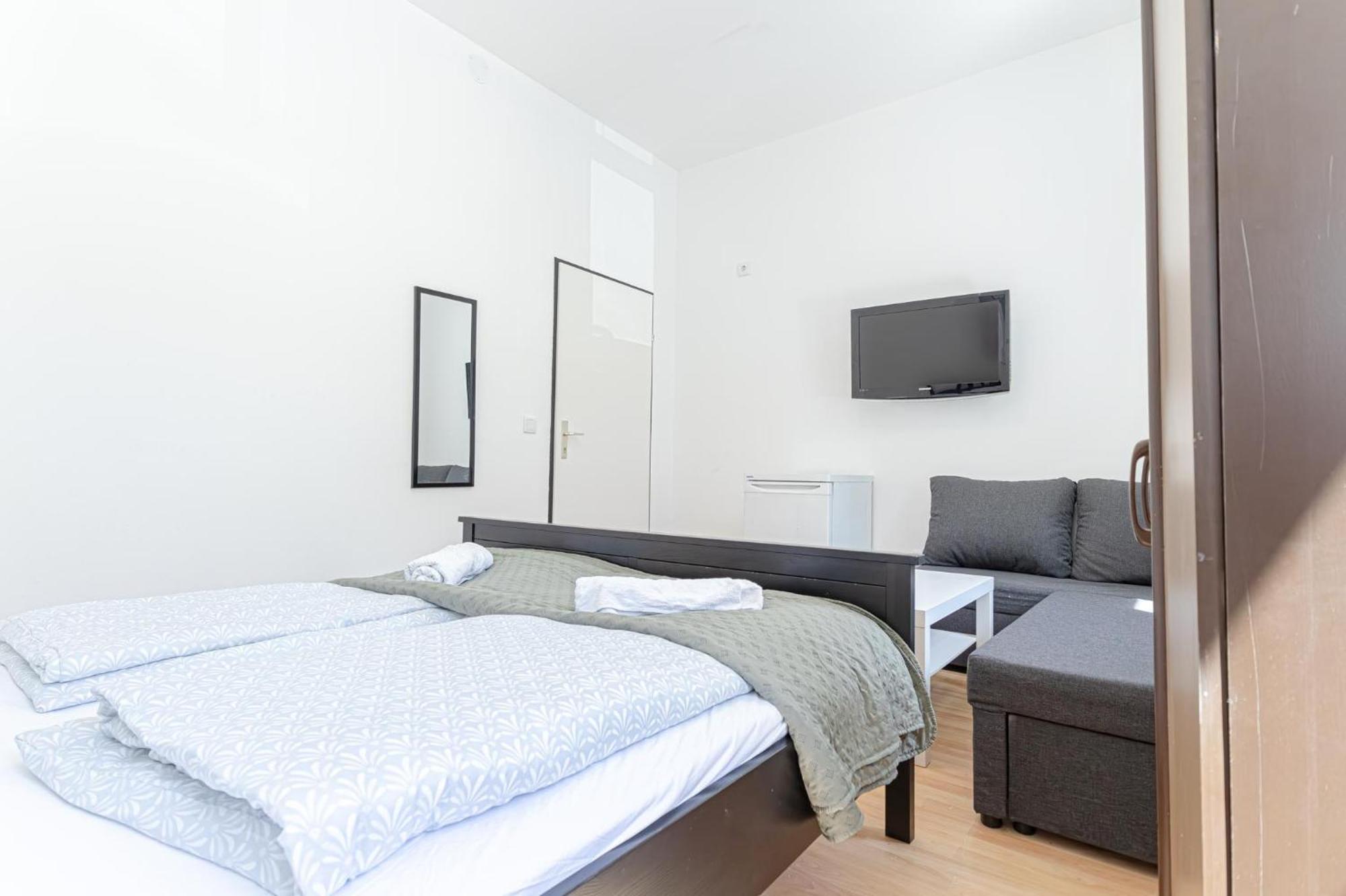 Lovely Shared 6br With Garden Near Danube & Millenium