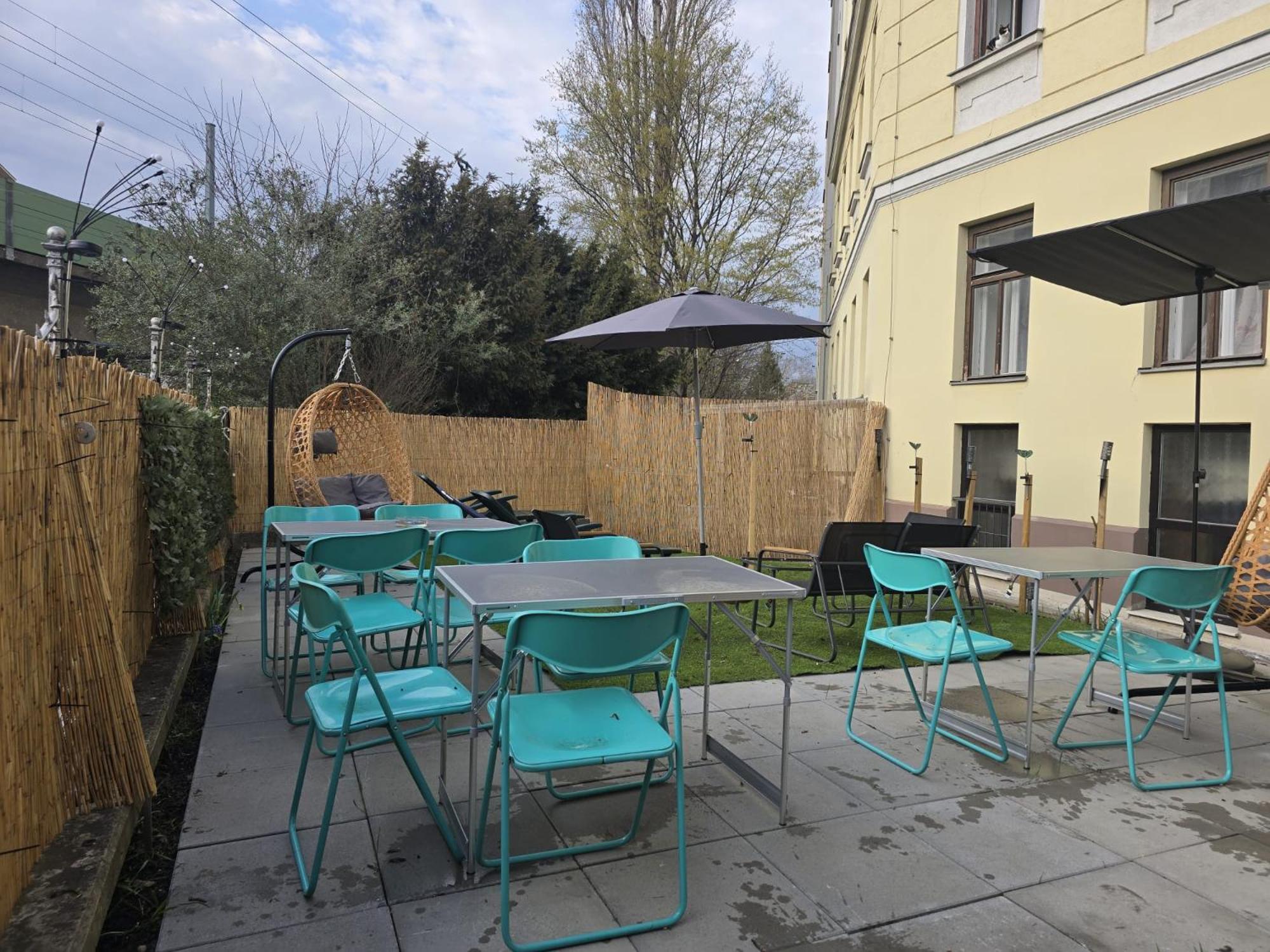 Lovely Shared 6br With Garden Near Danube & Millenium